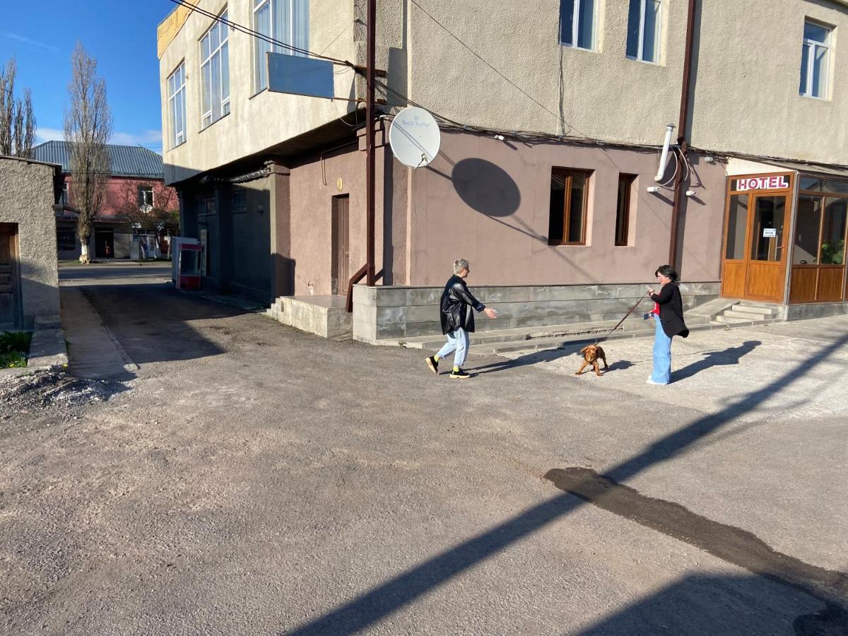 Hotel Sv Ninotsminda Экстерьер фото