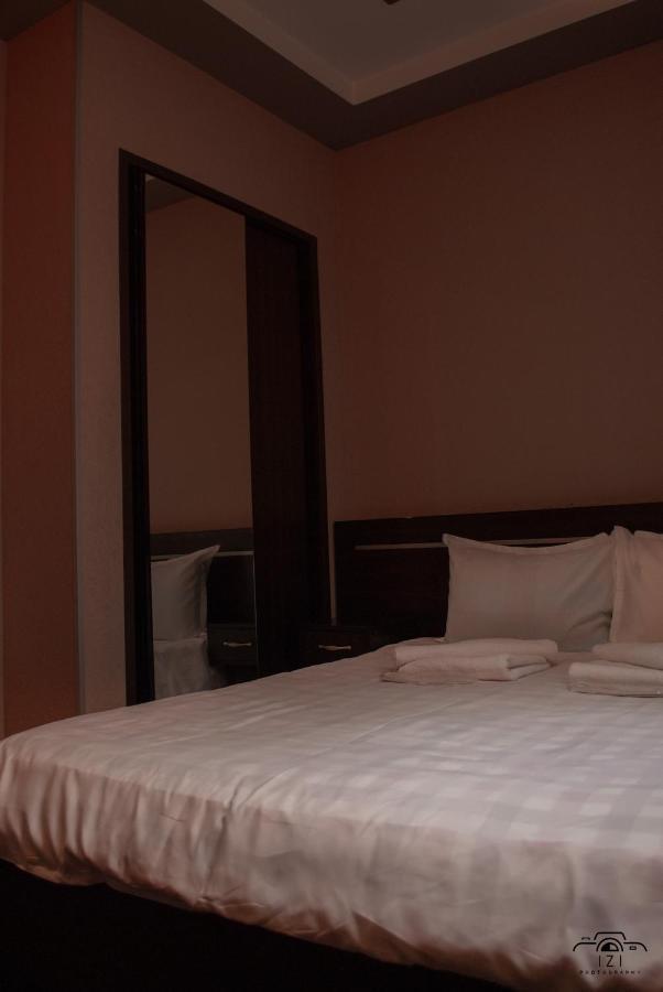 Hotel Sv Ninotsminda Экстерьер фото