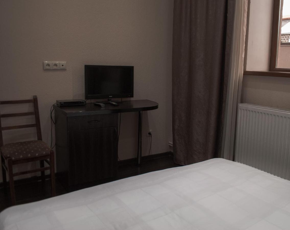 Hotel Sv Ninotsminda Экстерьер фото